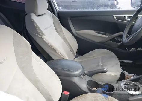 2013 Hyundai Veloster Base W/Gray z USA, uszkodzony, nr VIN KMHTC6AD9DU117398